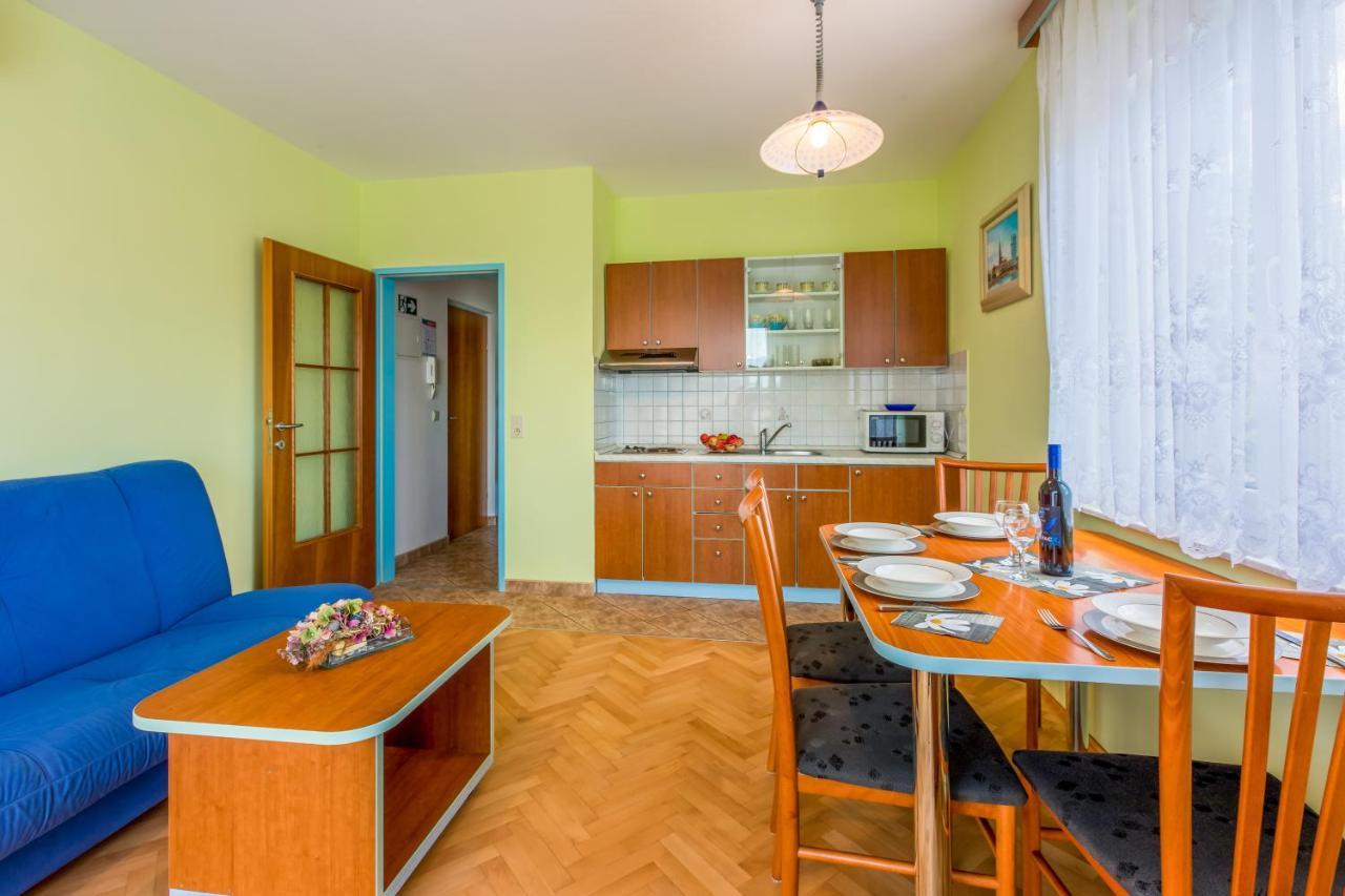 Apartmani Ilicevic Crikvenica Bagian luar foto
